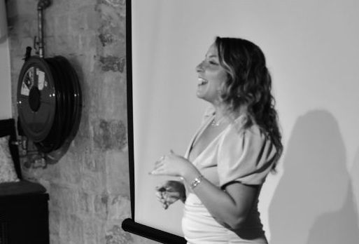Valérie – Promotion des marques Réseaux sociaux